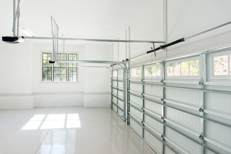 Installation d'une porte de garage : guide et conseils pratiques